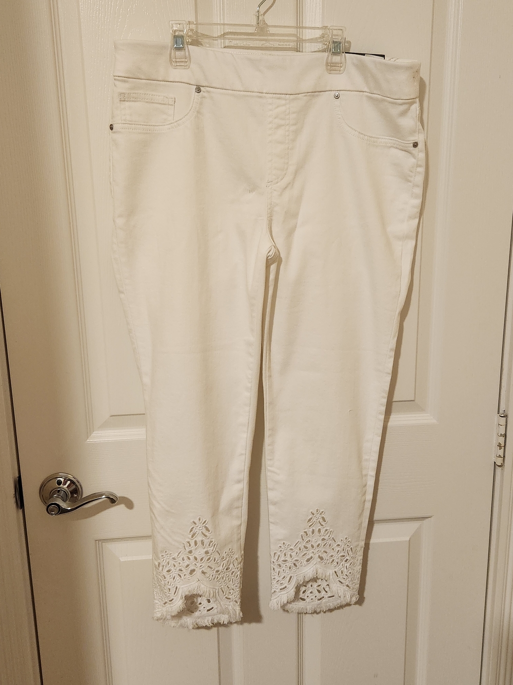 Chico's 2P (US 12P) White Pull-On Jegging Ankle Pants